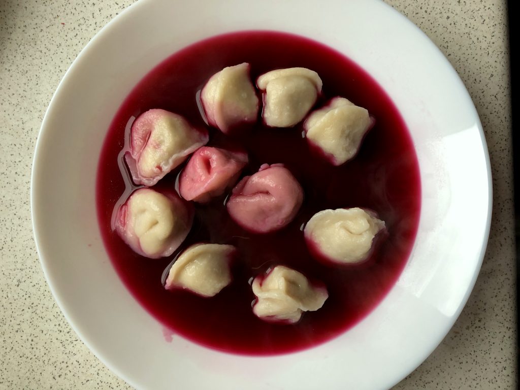 Beets borscht with uszka